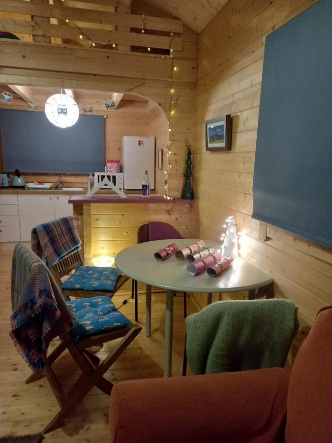 Springbank Cabin Insch Exteriér fotografie